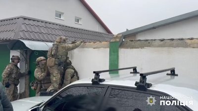 Змушували жебракувати: в Одесі затримали чоловіків, які заробляли на безхатьках