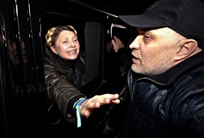 Юлію Тимошенко звільнили з Качанівської колонії Юлію Тимошенко звільнили з Качанівської колонії