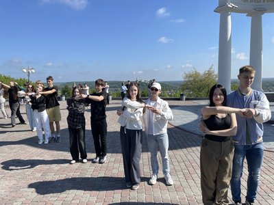 У Полтаві випускники готуються до останнього шкільного вальсу У Полтаві випускники готуються до останнього шкільного вальсу