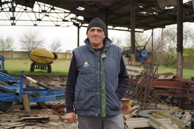 "На полях — уламки нерозірваних "шахедів". Як аграрії з Синельниківщини починають посівну в прифронтовій громаді "На полях — уламки нерозірваних "шахедів". Як аграрії з Синельниківщини починають посівну в прифронтовій громаді