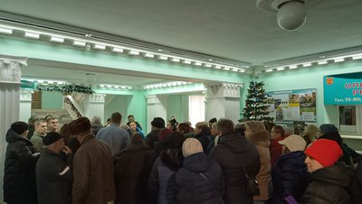 У Полтаві люди зібралися на акцію проти закриття районної лікарні