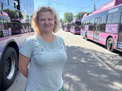 "Навчання тут безкоштовне": у Кременчуці навчають майбутніх водіїв тролейбусів "Навчання тут безкоштовне": у Кременчуці навчають майбутніх водіїв тролейбусів