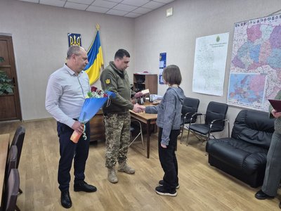 На Одещині вручили державні нагороди сім'ям полеглих військових На Одещині вручили державні нагороди сім'ям полеглих військових