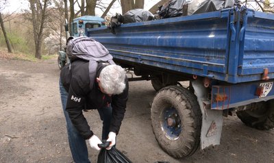 До загальноміської толоки у Луцьку долучилися майже 1200 людей До загальноміської толоки у Луцьку долучилися майже 1200 людей
