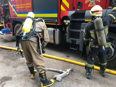 У центрі Житомира у багатоповерхівці загорівся балкон: що відомо