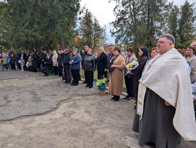 На Тернопільщині відкрили меморіальні дошки сімом загиблим військовим На Тернопільщині відкрили меморіальні дошки сімом загиблим військовим