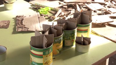 Поділись теплом: як пластуни виготовляють окопні свічки на Рівненщині Поділись теплом: як пластуни виготовляють окопні свічки на Рівненщині