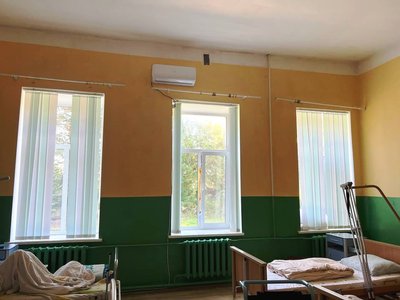 Палата із кондиціонером в обласній лікарні, де перебуває пацієнт Євген Палата із кондиціонером в обласній лікарні, де перебуває пацієнт Євген
