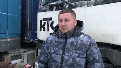 Як реагують водії вантажівок на обмеження руху на Рівненщині Як реагують водії вантажівок на обмеження руху на Рівненщині