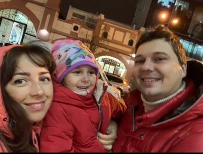 В Одесі встановили пам'ятну дошку військовому лікарю Віталію Синенку, який загинув під Бахмутом