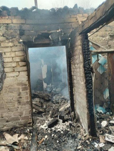 Наслідки обстрілів Курахівської громади 26 квітня. Фото: Facebook / Роман Падун Наслідки обстрілів Курахівської громади 26 квітня. Фото: Facebook / Роман Падун