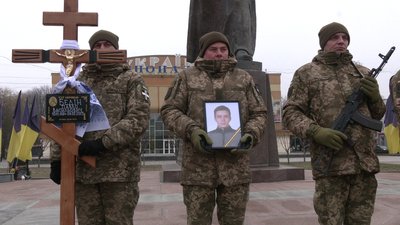 З військовими Миколою Стрибулевичем та Павлом Бедіним попрощалися у Рівному З військовими Миколою Стрибулевичем та Павлом Бедіним попрощалися у Рівному