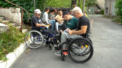 навчання крісло колісне переселенці Донеччина з інвалідністю евакуація Дніпро 18 вересня 2024 рік навчання крісло колісне переселенці Донеччина з інвалідністю евакуація Дніпро 18 вересня 2024 рік