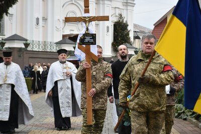 У Луцьку попрощалися з 53-річним молодшим сержантом Юрієм Смикалом У Луцьку попрощалися з 53-річним молодшим сержантом Юрієм Смикалом