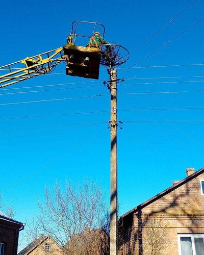 Без світла були 67 жителів: на Рівненщині лелече гніздо пошкодило електролінію Без світла були 67 жителів: на Рівненщині лелече гніздо пошкодило електролінію