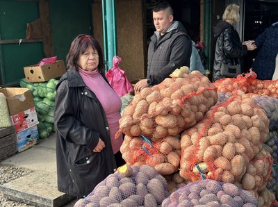 Ціни на картоплю на ринках Закарпаття: що кажуть фермери, продавці та покупці Ціни на картоплю на ринках Закарпаття: що кажуть фермери, продавці та покупці