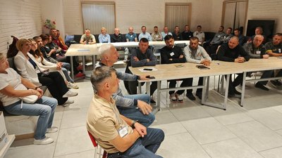 На Чернігівщині буде 37 осередків, де викладатимуть предмет "Захист України": 44 педагоги проходять навчання На Чернігівщині буде 37 осередків, де викладатимуть предмет "Захист України": 44 педагоги проходять навчання