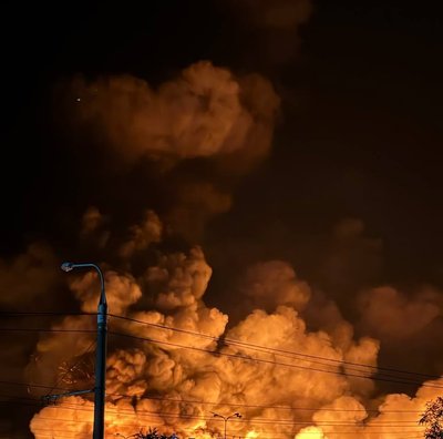 Реактивний безпілотник влучив біля багатоповерхівки в Сумах: є поранені люди Реактивний безпілотник влучив біля багатоповерхівки в Сумах: є поранені люди