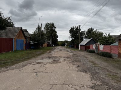 «Поки доїде "швидка" — можна ласти склеїти»: на Охтирщині жителі скаржаться на аварійний стан дороги «Поки доїде "швидка" — можна ласти склеїти»: на Охтирщині жителі скаржаться на аварійний стан дороги
