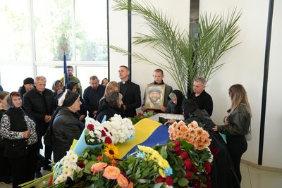 Роман Веркалець, Івано-Франківськ, прощання, Будинок смутку Роман Веркалець, Івано-Франківськ, прощання, Будинок смутку