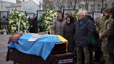 Загинули на Курщині: з військовими Дмитром Булавським та Максимом Рвачовим попрощалися у Рівному Загинули на Курщині: з військовими Дмитром Булавським та Максимом Рвачовим попрощалися у Рівному