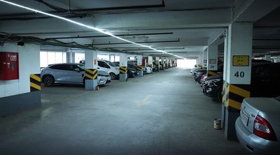 113 автівок на одне платне паркомісце — як у Чернівцях планують вирішувати проблеми з паркуванням 113 автівок на одне платне паркомісце — як у Чернівцях планують вирішувати проблеми з паркуванням