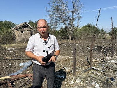 “Живемо однією хвилиною”: історії людей, які залишаються у Біленькому під обстрілами “Живемо однією хвилиною”: історії людей, які залишаються у Біленькому під обстрілами