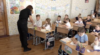 "Ми – не каральний орган": у черкаських школах працюють інспектори освітньої безпеки "Ми – не каральний орган": у черкаських школах працюють інспектори освітньої безпеки