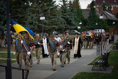 Загинув у День Незалежності України: в Ужгороді попрощалися із захисником Сергієм Стрижаком Загинув у День Незалежності України: в Ужгороді попрощалися із захисником Сергієм Стрижаком