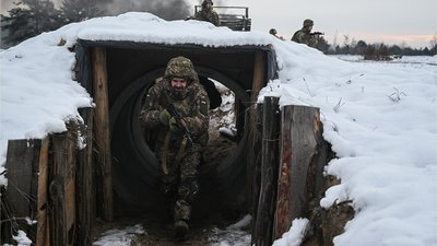 "Перемога — найголовніша мотивація": як навчаються військові в одному з центрів підготовки підрозділів на Чернігівщині "Перемога — найголовніша мотивація": як навчаються військові в одному з центрів підготовки підрозділів на Чернігівщині