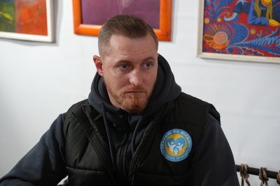 Евакуація з "червоної зони": як волонтери та поліцейські вивозять людей з небезпечних районів Херсонщини Евакуація з "червоної зони": як волонтери та поліцейські вивозять людей з небезпечних районів Херсонщини