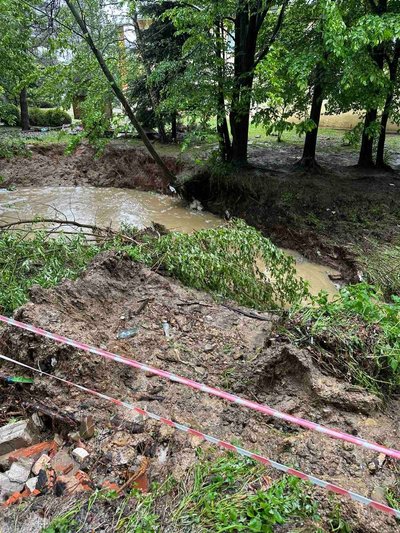 У Сторожинецькій громаді на Буковині через негоду підтопило будинок, школу та низку доріг У Сторожинецькій громаді на Буковині через негоду підтопило будинок, школу та низку доріг