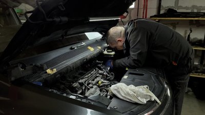 "Ветеранська справа": ветеран відкрив СТО та створив робочі місця для військових "Ветеранська справа": ветеран відкрив СТО та створив робочі місця для військових
