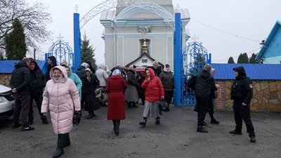 Почергові богослужіння чи суд: на Вінниччині громада ПЦУ просить доступ до храму УПЦ Почергові богослужіння чи суд: на Вінниччині громада ПЦУ просить доступ до храму УПЦ