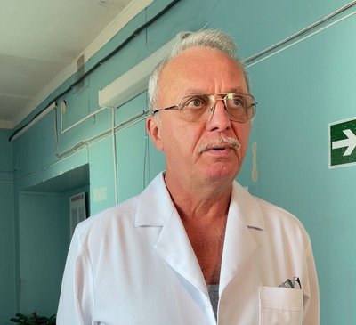 «Він вийшов з машини, почув свист і вибух» — дружина пораненого внаслідок удару по лікарні у Кривому Розі «Він вийшов з машини, почув свист і вибух» — дружина пораненого внаслідок удару по лікарні у Кривому Розі
