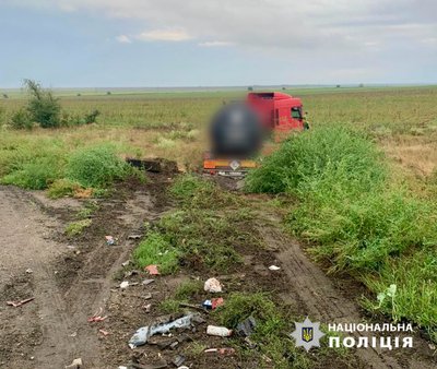 Смертельна ДТП на трасі Одеса-Рені: легковик виїхав на зустрічну смугу та зіткнувся з вантажівкою Смертельна ДТП на трасі Одеса-Рені: легковик виїхав на зустрічну смугу та зіткнувся з вантажівкою