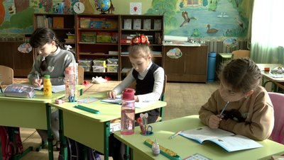 "Цілу ніч сидів в телефоні": як у школі на Черкащині долають залежність від гаджетів "Цілу ніч сидів в телефоні": як у школі на Черкащині долають залежність від гаджетів