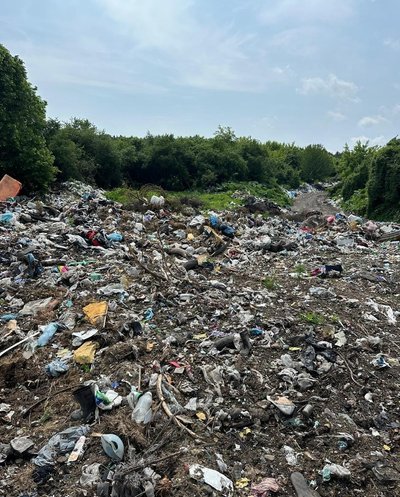 На Львівщині чиновника міськради підозрюють у забрудненні земель На Львівщині чиновника міськради підозрюють у забрудненні земель