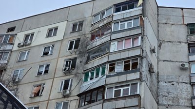 Наслідки удару РФ дроном по будинку у Київському районі Харкова Наслідки удару РФ дроном по будинку у Київському районі Харкова