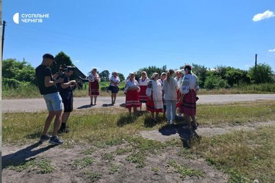 Суспільне Чернігів запрошує в Конятин — дивіться нову серію «Прайдем пагамонім» Суспільне Чернігів запрошує в Конятин — дивіться нову серію «Прайдем пагамонім»