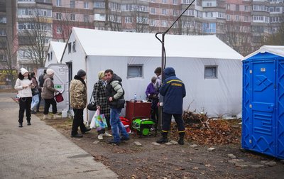 Жителі Лозівської громади біля пунктів незламності