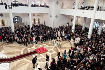 Великдень-2026: у столичних храмах моляться та освячують святкові кошики Великдень-2026: у столичних храмах моляться та освячують святкові кошики