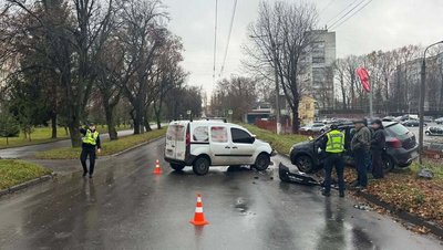 Дорожньо-транспортна пригода сталася по вулиці Молодіжній, 4 листопада 2025 року, Хмельницький