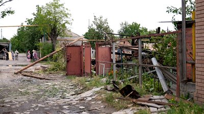 "Сусід кричав з-під завалів". Наслідки нічного обстрілу Слов`янська: що розповідають містяни "Сусід кричав з-під завалів". Наслідки нічного обстрілу Слов`янська: що розповідають містяни