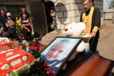 “Ця звістка просто вбила нас усіх”. У Підліснівці на Сумщині попрощались із загиблими братами “Ця звістка просто вбила нас усіх”. У Підліснівці на Сумщині попрощались із загиблими братами