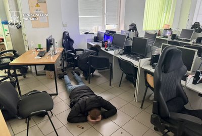 "Перші "офіси" в Україні — були з Дніпра". Історії колишніх працівників шахрайських кол-центрів у місті "Перші "офіси" в Україні — були з Дніпра". Історії колишніх працівників шахрайських кол-центрів у місті