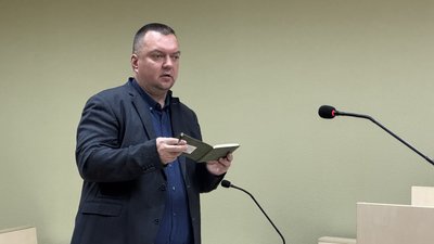 Автівки для суду від Полтавської міськради: Чередниченко вважає, що це може вплинути на його справу Автівки для суду від Полтавської міськради: Чередниченко вважає, що це може вплинути на його справу