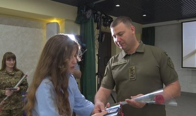 Журналістка з Дніпра отримала нагороду від Нацгвардії Журналістка з Дніпра отримала нагороду від Нацгвардії