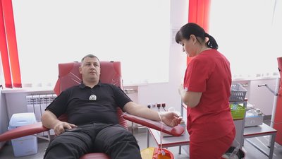 У Вінниці курсанти харківського вишу здали кров для оборонців У Вінниці курсанти харківського вишу здали кров для оборонців