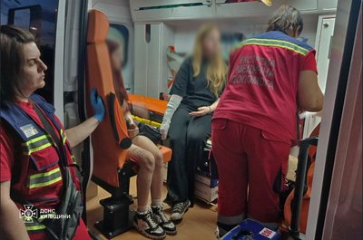 Екстремальні розваги: на залізничній колії в Білій Церкві травмувалися троє підлітків Екстремальні розваги: на залізничній колії в Білій Церкві травмувалися троє підлітків